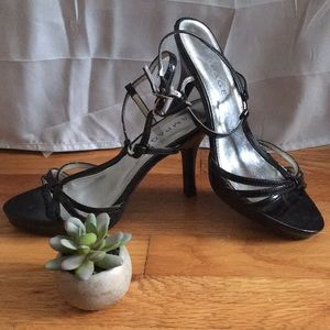 Women’s 7 1/2 Black Heels💋